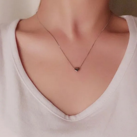 🤍Insta delicate heart shaped necklace - Picture 2 of 6